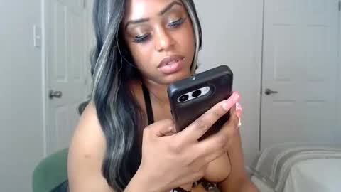 exstacybanks online show from November 2025 08:41:02 PM