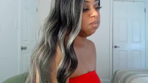 exstacybanks online show from November 2025 04:05:01 PM