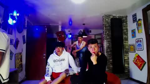 extrangers online show from January 2025 12:06:02 PM