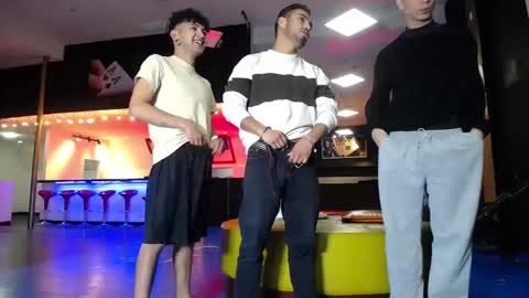 extrangers online show from February 2025 12:10:02 PM