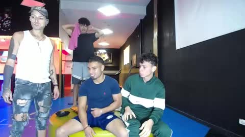 extrangers online show from February 2025 12:04:02 PM