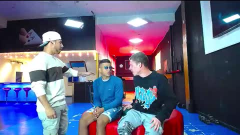 extrangers online show from September 2025 12:15:02 PM