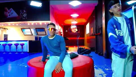 extrangers online show from September 2025 11:43:01 AM