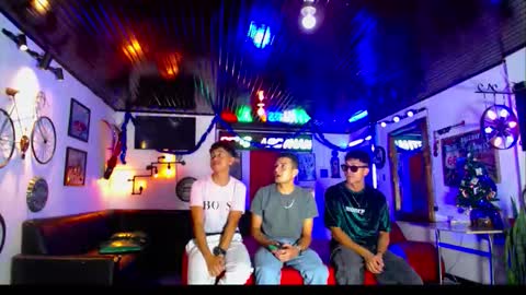 extrangers online show from December 2025 01:06:01 PM