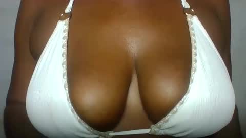 Snapshot of extremelywetgirl_ chatting on April 2026 06:27:01 AM extremelywetgirl_ online show from April 2026 06:27:01 AM