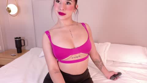 eymicooper online show from January 2025 12:47:02 PM