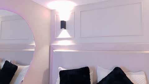 eymicooper online show from November 2025 07:45:02 PM