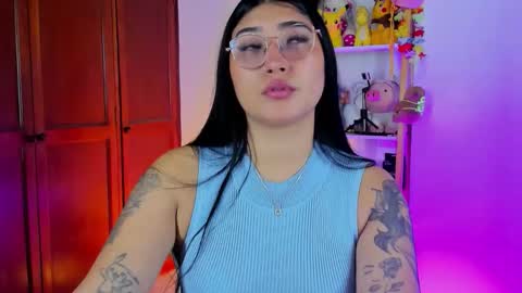 Emily online show from December 2025 09:00:01 PM