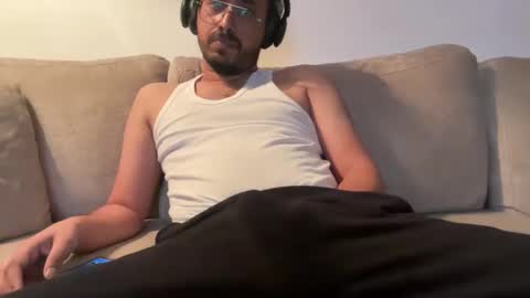 ezarkh123 online show from April 2026 11:47:02 PM