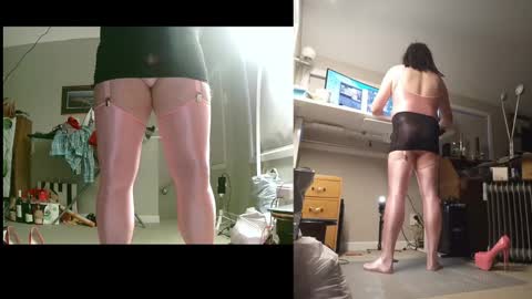 Snapshot of ezondi1 chatting on December 2025 04:36:01 PM EZONDI online show from December 2025 04:36:01 PM