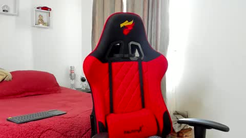 Ezzio Scolaro online show from February 2026 01:27:01 PM