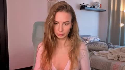 Snapshot of f1oraa chatting on February 2026 09:05:02 AM if you dont have fansly account yet use this link to registration online show from February 2026 09:05:02 AM