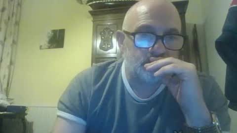 f1zzeek online show from May 2026 01:00:02 AM