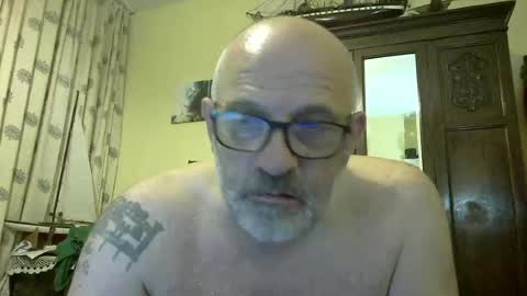 f1zzeek online show from August 2026 09:28:01 PM