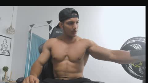 Snapshot of fabiorissi chatting on October 2025 09:37:01 PM FABIO online show from October 2025 09:37:01 PM