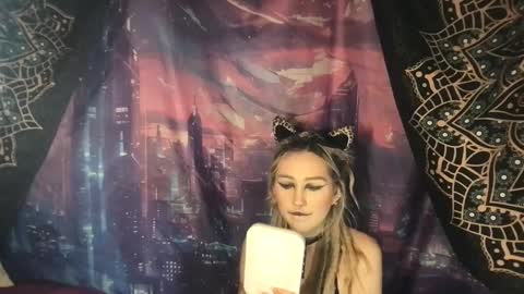 Fae online show from December 2024 04:36:01 PM