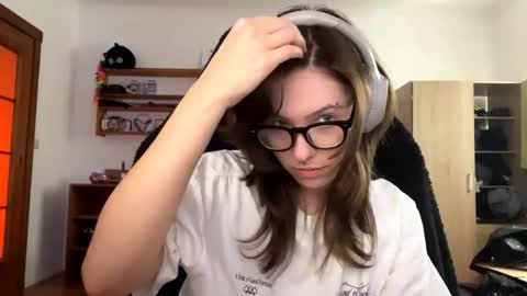 Loly online show from April 2026 02:20:01 PM