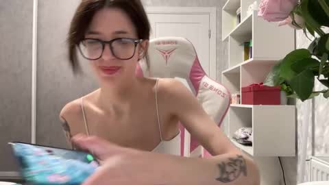 Bloom  online show from December 2025 03:39:01 PM