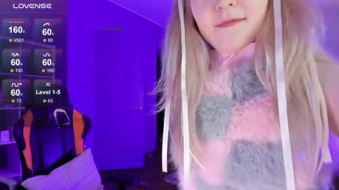 fairy_casey online show from November 2025 07:14:02 PM