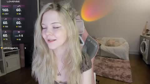 Snapshot of fairy_casey chatting on April 2026 10:22:01 PM fairy_casey online show from April 2026 10:22:01 PM