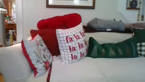 Snapshot of falconbator8 chatting on December 2024 12:26:01 PM falconbator8 online show from December 2024 12:26:01 PM