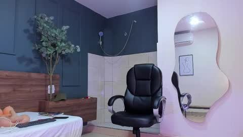 Megan    630  1330 -5 online show from September 2025 12:27:01 PM