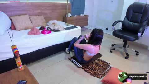 Megan    630  1330 -5 online show from November 2025 12:16:02 PM