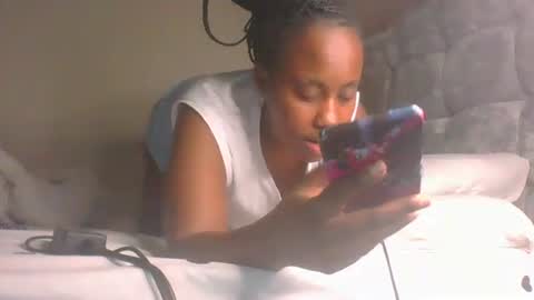 Snapshot of famous_bear chatting on March 2026 05:02:01 AM famous_bear online show from March 2026 05:02:01 AM
