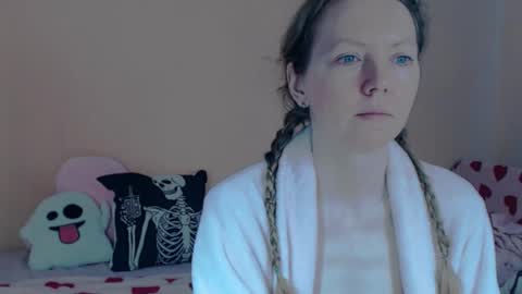 Snapshot of fanatka chatting on March 2026 04:40:02 AM BUNNYGal online show from March 2026 04:40:02 AM