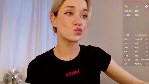 fancyamelia online show from October 2025 01:19:01 PM