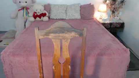 Layla online show from February 2025 03:16:02 PM