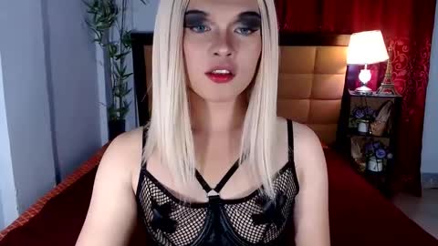 Snapshot of fantasticcock69_daniella chatting on December 2024 12:01:01 PM DANIELLA - DONT FORGET TO GIVE ME A THUMBSU UP online show from December 2024 12:01:01 PM