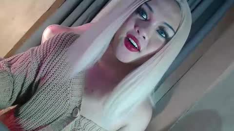 DANIELLA - DONT FORGET TO GIVE ME A THUMBSU UP online show from February 2026 12:28:02 PM