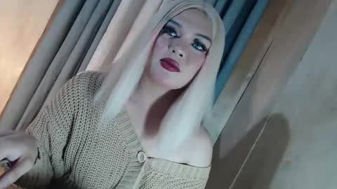 DANIELLA - DONT FORGET TO GIVE ME A THUMBSU UP online show from May 2026 09:54:01 PM