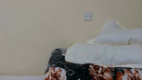 pretty slim online show from May 2026 01:25:02 AM