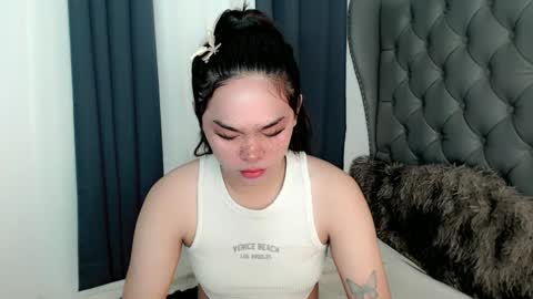farrahmoanx online show from December 2024 10:08:02 PM