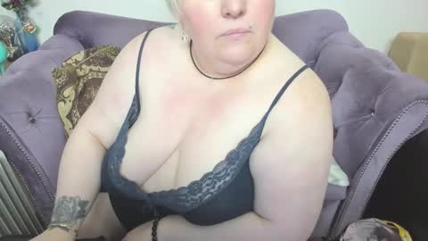 fashiona online show from December 2025 10:35:01 AM