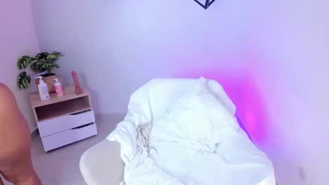 Zoe online show from March 2026 08:30:02 PM