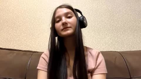 Aurora 18yo online show from November 2025 08:46:02 AM