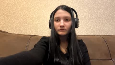 Aurora 18yo online show from January 2026 09:56:01 AM