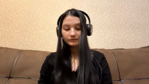 Aurora 18yo online show from January 2026 08:49:01 AM