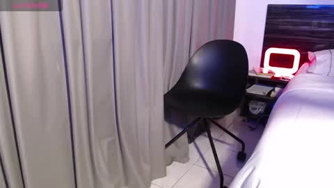 Snapshot of faustosaenz chatting on November 2025 05:17:01 PM FAUSTO online show from November 2025 05:17:01 PM