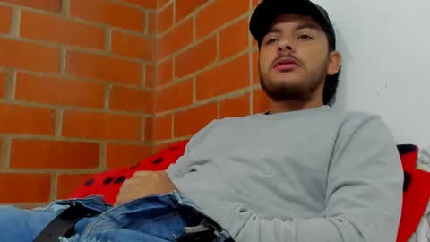 Snapshot of favid95 chatting on December 2024 08:29:01 PM favid95 online show from December 2024 08:29:01 PM