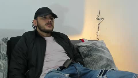 Snapshot of favid95 chatting on January 2025 05:52:01 AM favid95 online show from January 2025 05:52:01 AM