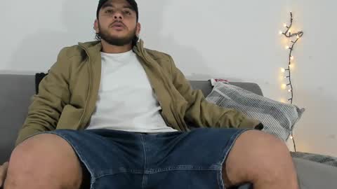 Snapshot of favid95 chatting on January 2025 08:58:02 PM favid95 online show from January 2025 08:58:02 PM