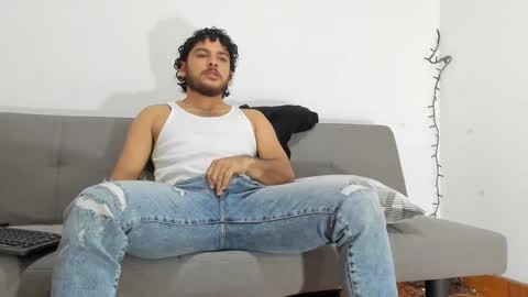 Snapshot of favid95 chatting on January 2025 10:01:01 PM favid95 online show from January 2025 10:01:01 PM