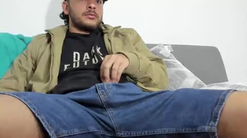 Snapshot of favid95 chatting on March 2025 04:30:02 AM favid95 online show from March 2025 04:30:02 AM