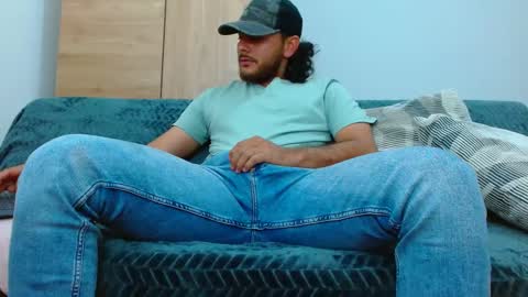 Snapshot of favid95 chatting on September 2025 02:02:01 AM favid95 online show from September 2025 02:02:01 AM