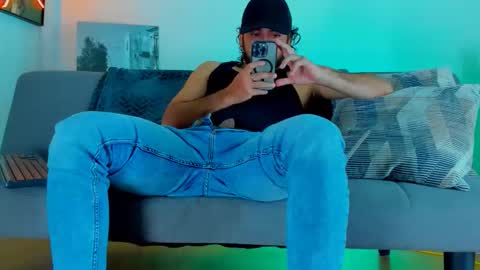 Snapshot of favid95 chatting on October 2025 04:52:02 PM favid95 online show from October 2025 04:52:02 PM