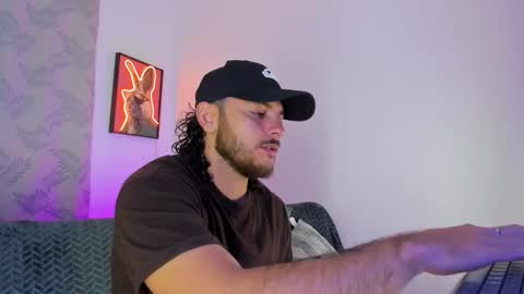 Snapshot of favid95 chatting on November 2025 02:44:01 AM favid95 online show from November 2025 02:44:01 AM